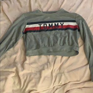 Tommy Hilfiger cropped long sleeve top.